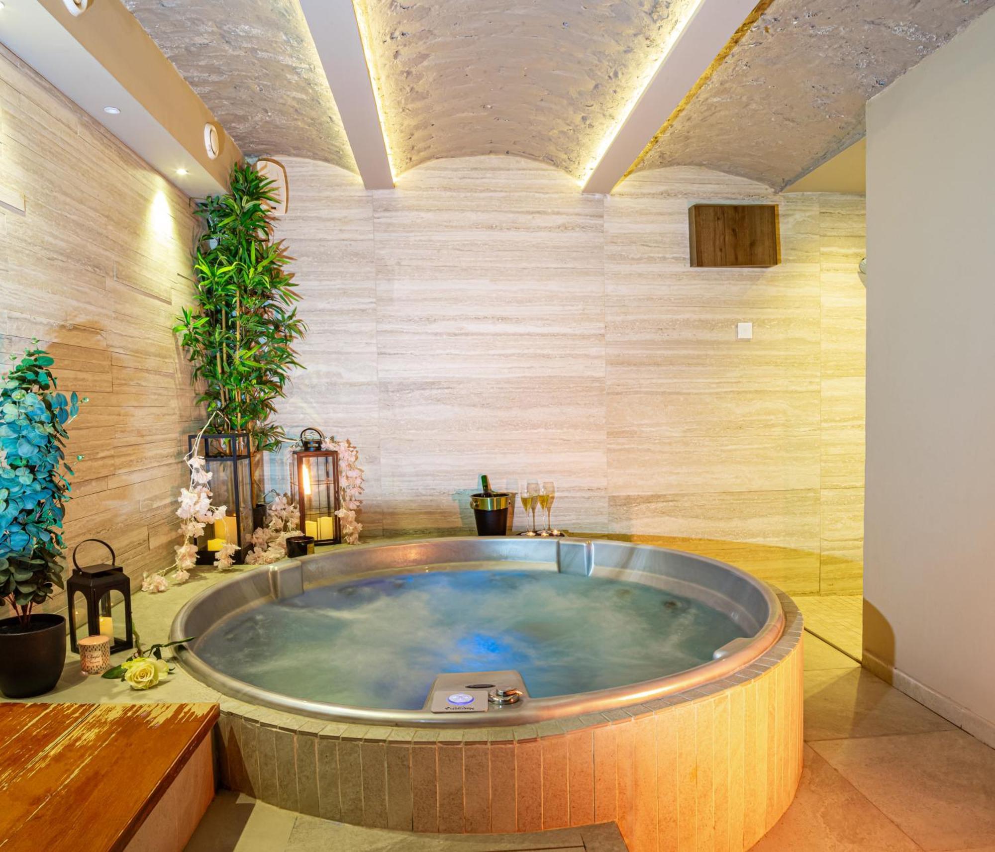 Venus Apartment With Jacuzzi And Sauna - City Center 베오그라드 외부 사진