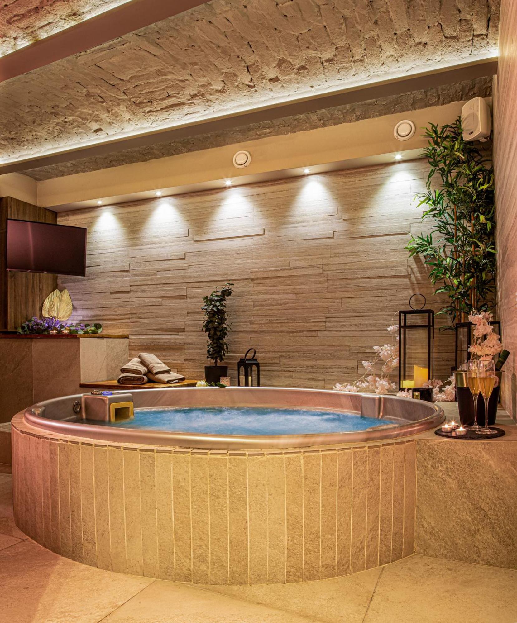 Venus Apartment With Jacuzzi And Sauna - City Center 베오그라드 외부 사진